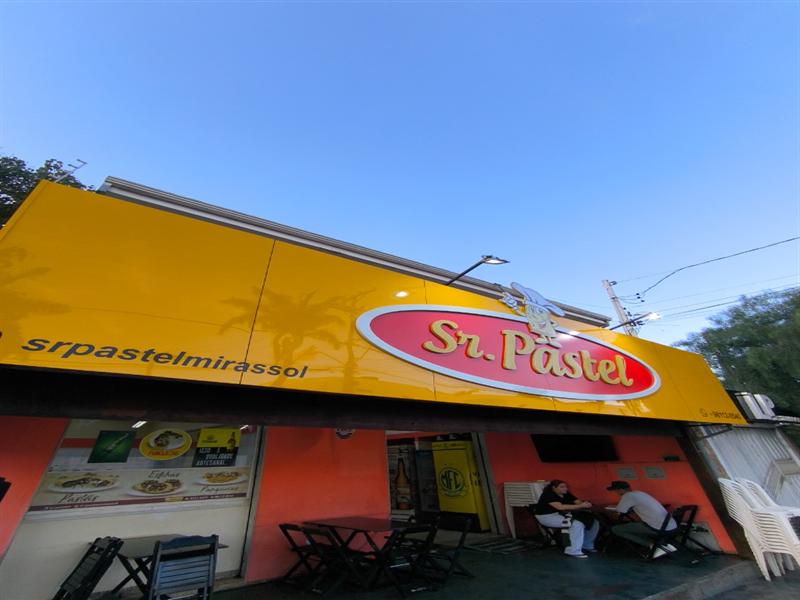 Sr. Pastel – Fachada Comercial